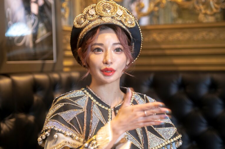 最初は迷いもあったと振り返ったMii。それでも今ではバーレスク東京の欠かせない存在になった