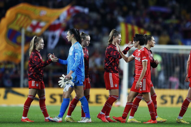 W杯ブラジル戦のウラで「バルサ女子がカンプノウで4万6967人」盛況なワケ… メッシ後に君臨する“女王”、熊谷紗希が見せた悔しさ(80)