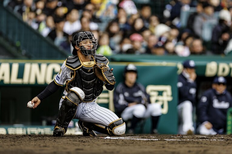 昨季から大竹とバッテリーを組み続けてきた坂本誠志郎　©Kiichi Matsumoto