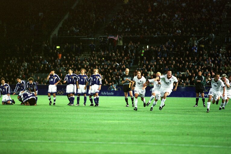 2000年シドニー五輪の準々決勝でアメリカと対戦した日本は、PK戦の末に敗退してしまう　©Kazuaki Nishiyama