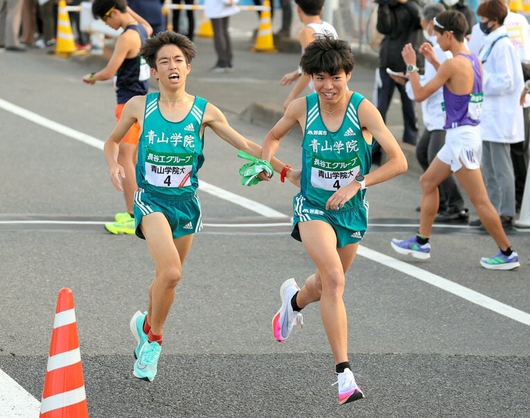 写真は2021年11月の全日本大学駅伝。当時2年だった志貴は1区を走った　©JIJI PRESS