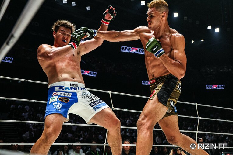 『RIZIN.54』エドポロキングvs.上田幹雄　©RIZIN FF