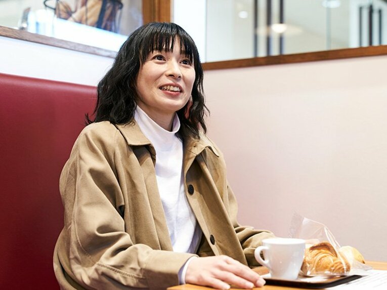 日本初のプロ選手で全日本選手権4回優勝の松井千夏が、スカッシュの楽しく奥深い世界を語る(2)