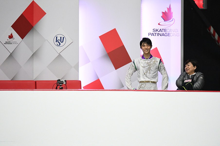 羽生結弦の五輪シーズン開幕。SPでの世界新記録と悔し涙。<Number Web> photograph by Kiyoshi Sakamoto/AFLO