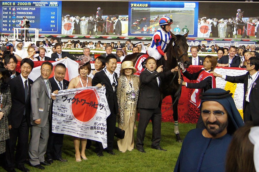 「この勝利をニッポンの皆様に捧げます」デムーロが涙した2011年ドバイワールドC【ヴィクトワールピサの激走】<Number Web> photograph by Satoshi Hiramatsu