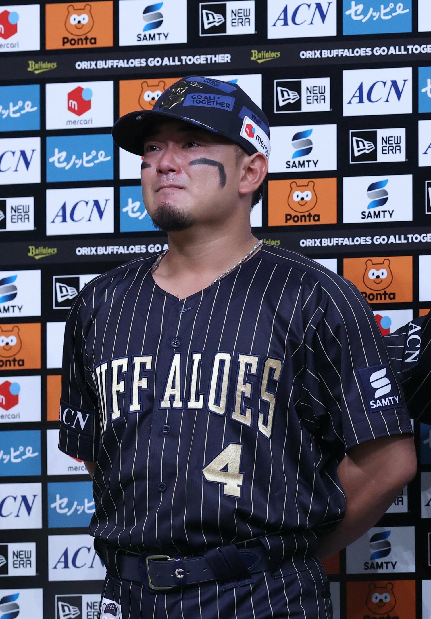 お立ち台で思わず言葉に詰まり涙を見せた森友哉 ©SANKEI SHIMBUN