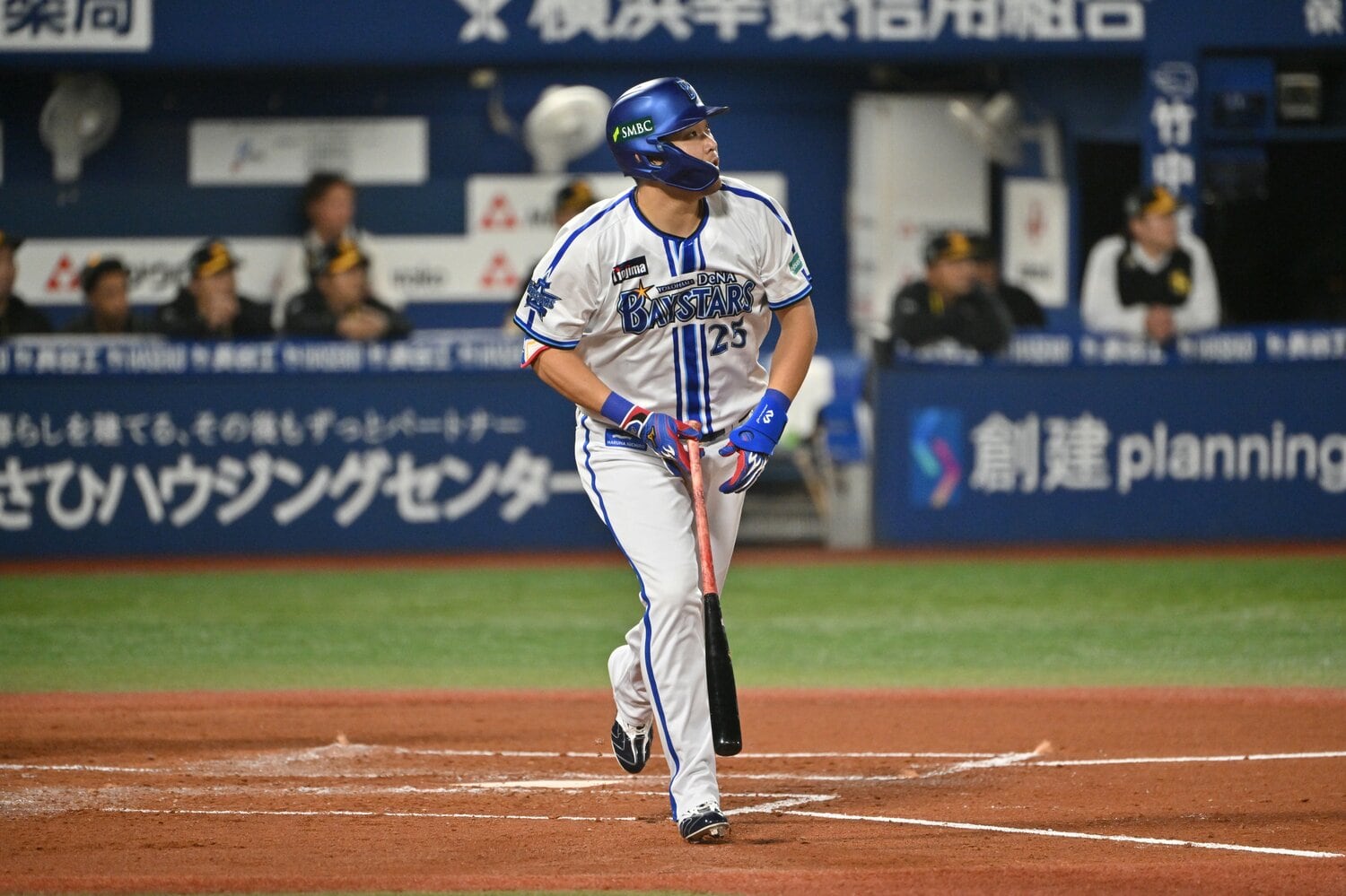 ホームランを放つ筒香　©Hideki Sugiyama