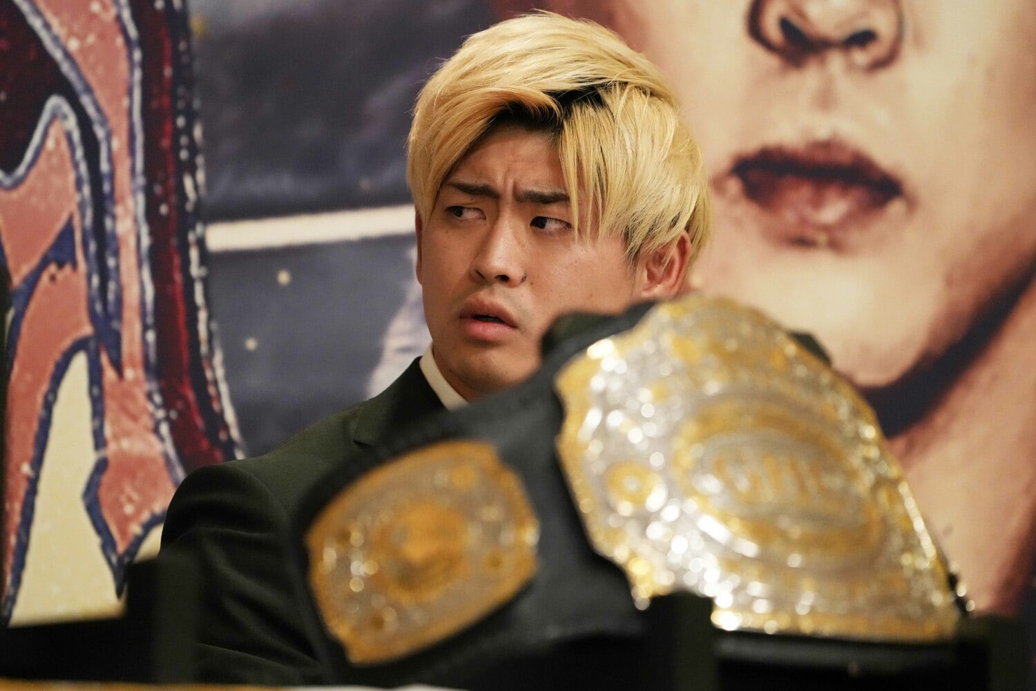 記者会見をオカダにボイコットされ、怒りをあらわにする清宮