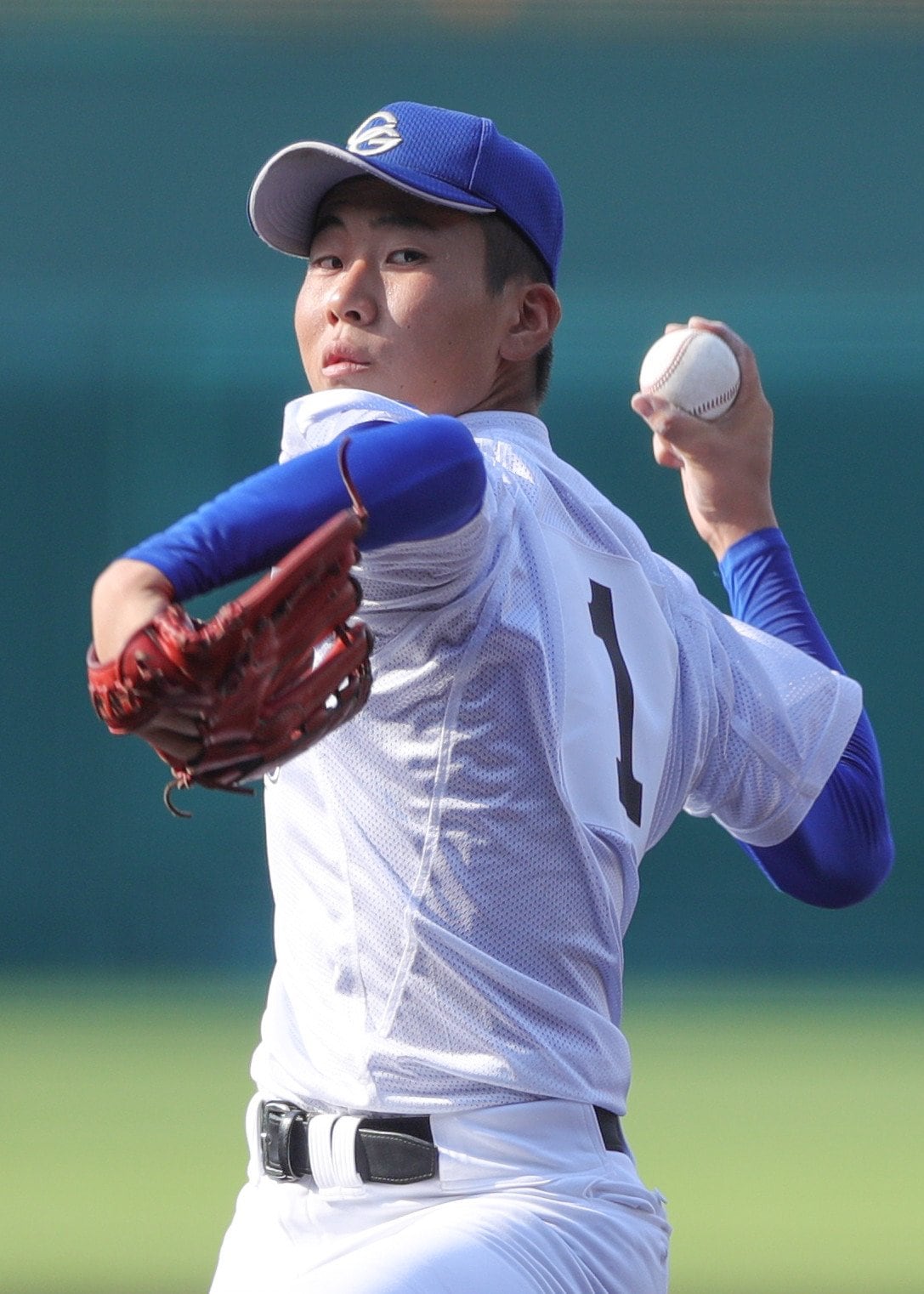 【ドラ1候補・大学生編12】西舘昂汰・投手・専修大（筑陽学園高）・188cm92kg・右投右打　※写真は筑陽学園高時代　©JIJI PRESS