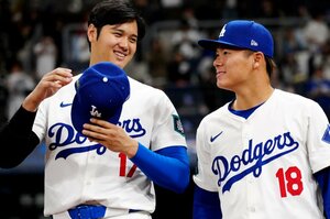 【大谷×山本】大谷翔平と山本由伸の“幸福な関係性”…プホルス、トラウトから受け継いだ「頼れる兄貴ぶり」 ロッカーは隣同士、記念日には焼肉店でお祝いも