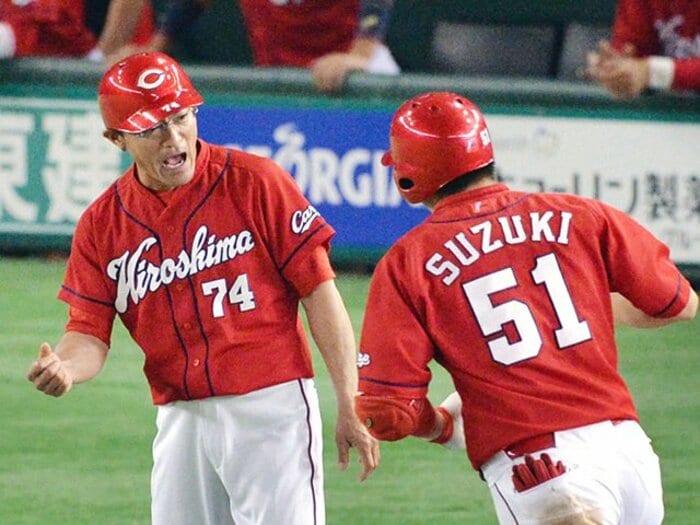 この人がいなければ優勝は無かった。河田雄祐が広島に残した大切なもの。<Number Web> photograph by Kyodo News