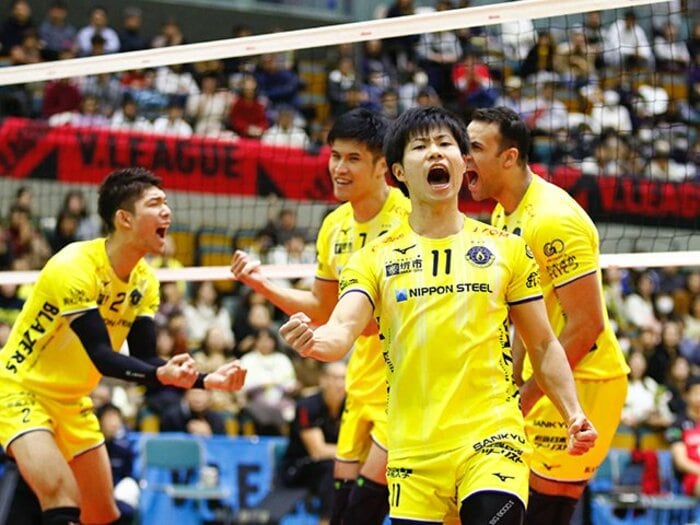 石川、柳田、西田をトスで操る。関田誠大が味わった「楽しい」時間。<Number Web> photograph by Blazers sports club