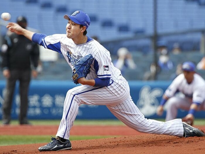 肘は「かなり使い古されていた、と」手術を終えたDeNA平良拳太郎に、今永昇太が贈った“粋なプレゼント”とは?<Number Web> photograph by KYODO