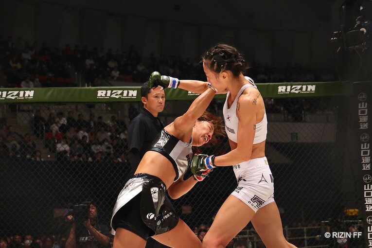 RENAvsシン・ユリ　©RIZIN FF