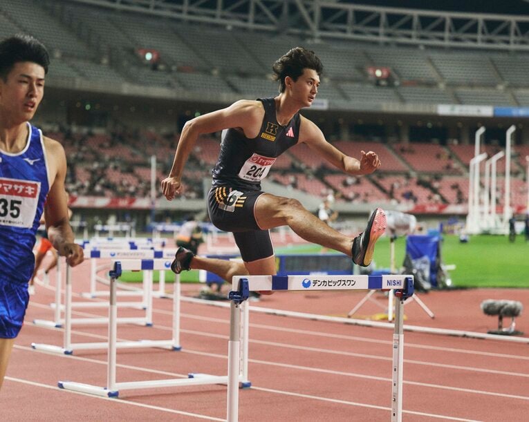 【慶大時代】決勝でのハードリング。攻めた前半から後半も粘り切った　©Yuki Suenaga