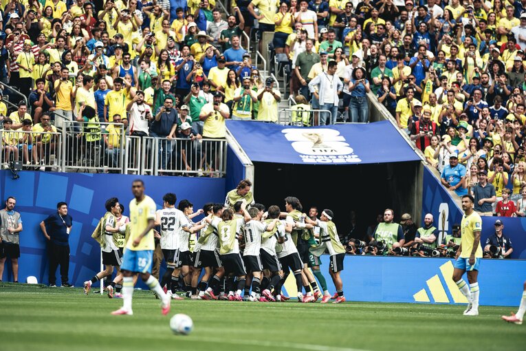 テレビに映らなかったブラジル戦真相…写真は右に続きます　©Kiichi Matsumoto/JMPA