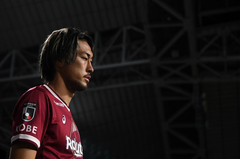 大迫勇也の“半端ないメンタル”が崖っぷちの神戸を蘇らせた…J1残留を争う激闘でカメラマンがとらえた決定的瞬間「PK蹴る気満々だ」(54)