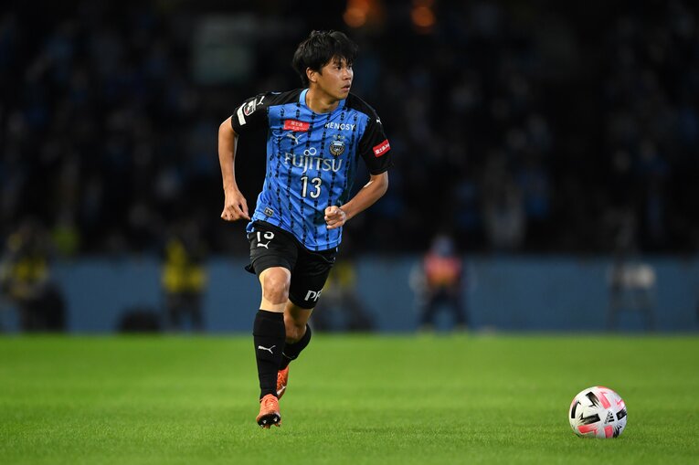 今季、湘南ベルマーレから加入。右サイドバックで定位置の座を掴んだ　©︎Getty Images