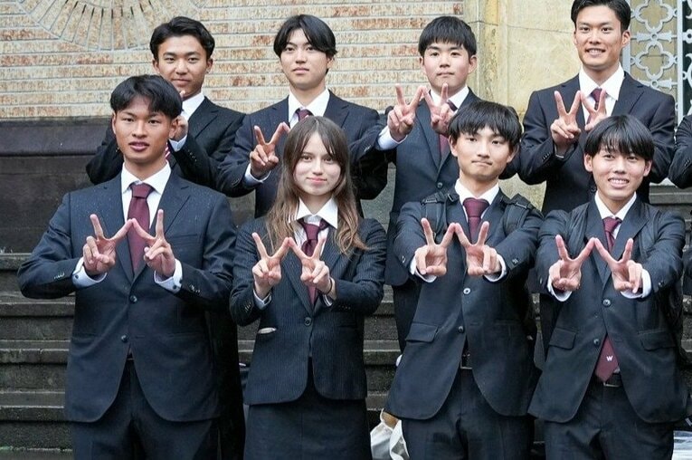 今年4月に早大に入学したガードナ（前列左から2番目）　©Satoshi Wada