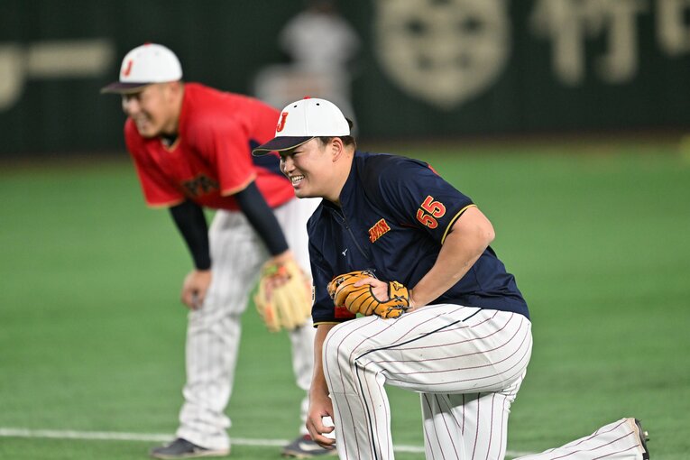 WBC1次ラウンド突破後の公式練習で笑顔をみせる村上　©︎Naoya Sanuki