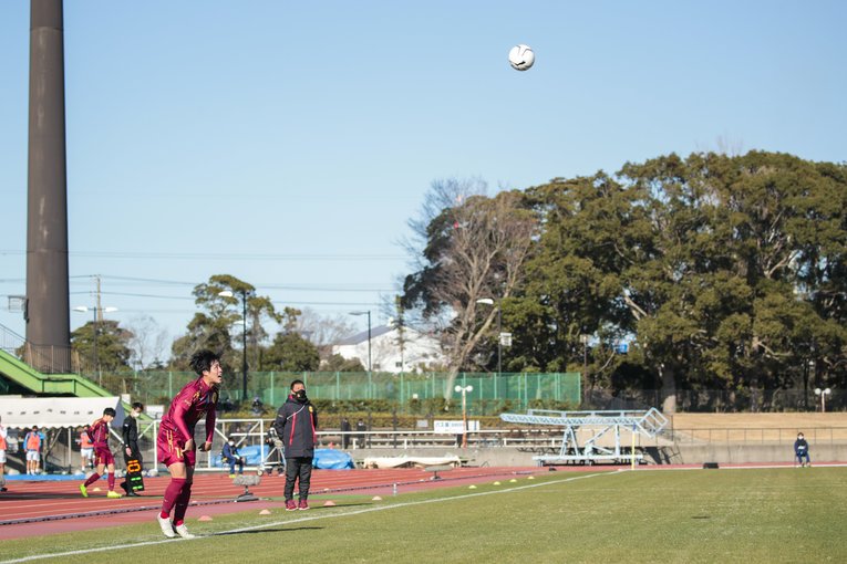 今年の高校選手権、神戸弘陵のロングスローのシーン　©AFLO