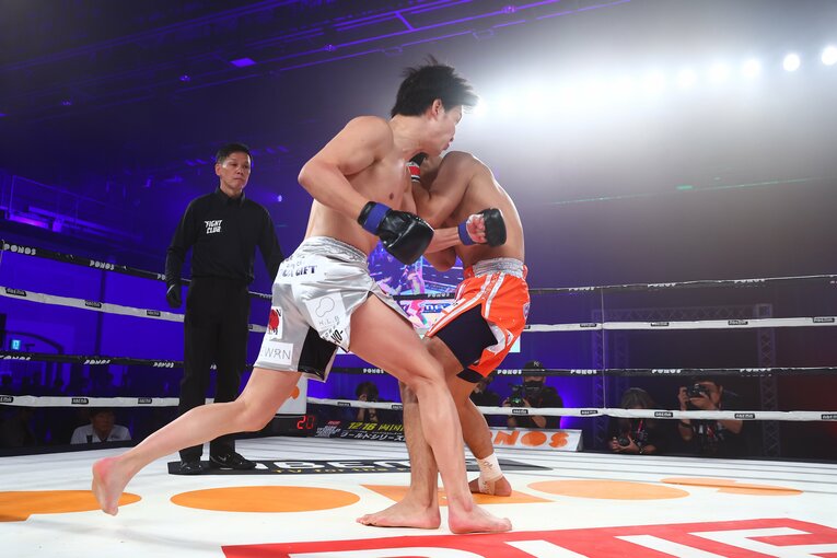 YA-MAN vs.朝倉未来　©RISE CREATION