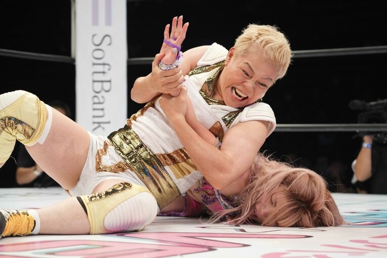 たむが「あと1、2秒決められてたら…」と語った神取のワキ固め　©Essei Hara