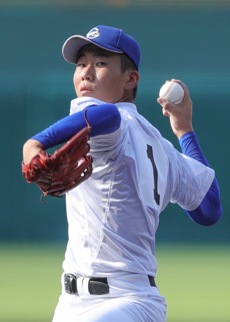 【ドラ1候補・大学生編12】西舘昂汰・投手・専修大（筑陽学園高）・188cm92kg・右投右打　※写真は筑陽学園高時代　©JIJI PRESS