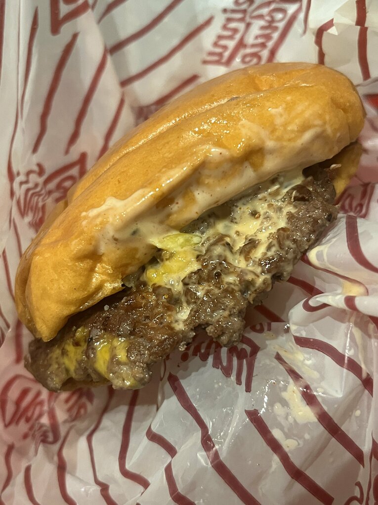 マイアミで食べた一押しのスマッシュバーガー「Skinny Louie」　©Masashi Hara