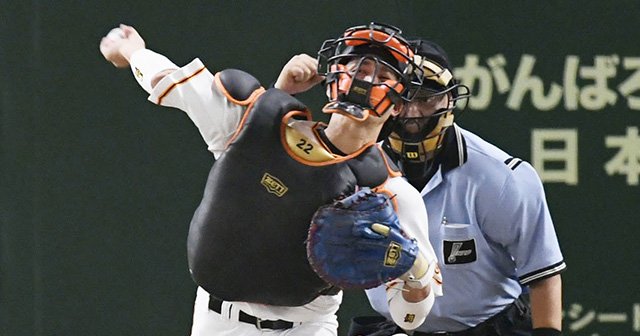 日本を代表する名捕手への絶対条件 小林誠司よ 審判の信頼も勝ち取れ 3 4 プロ野球 Number Web ナンバー