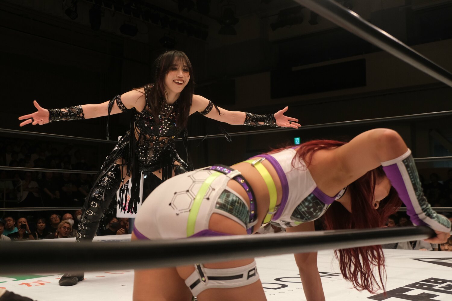 『ラヴィット！』の生放送マッチ翌日、AZMとのダブルタイトルマッチに勝利し二冠王に