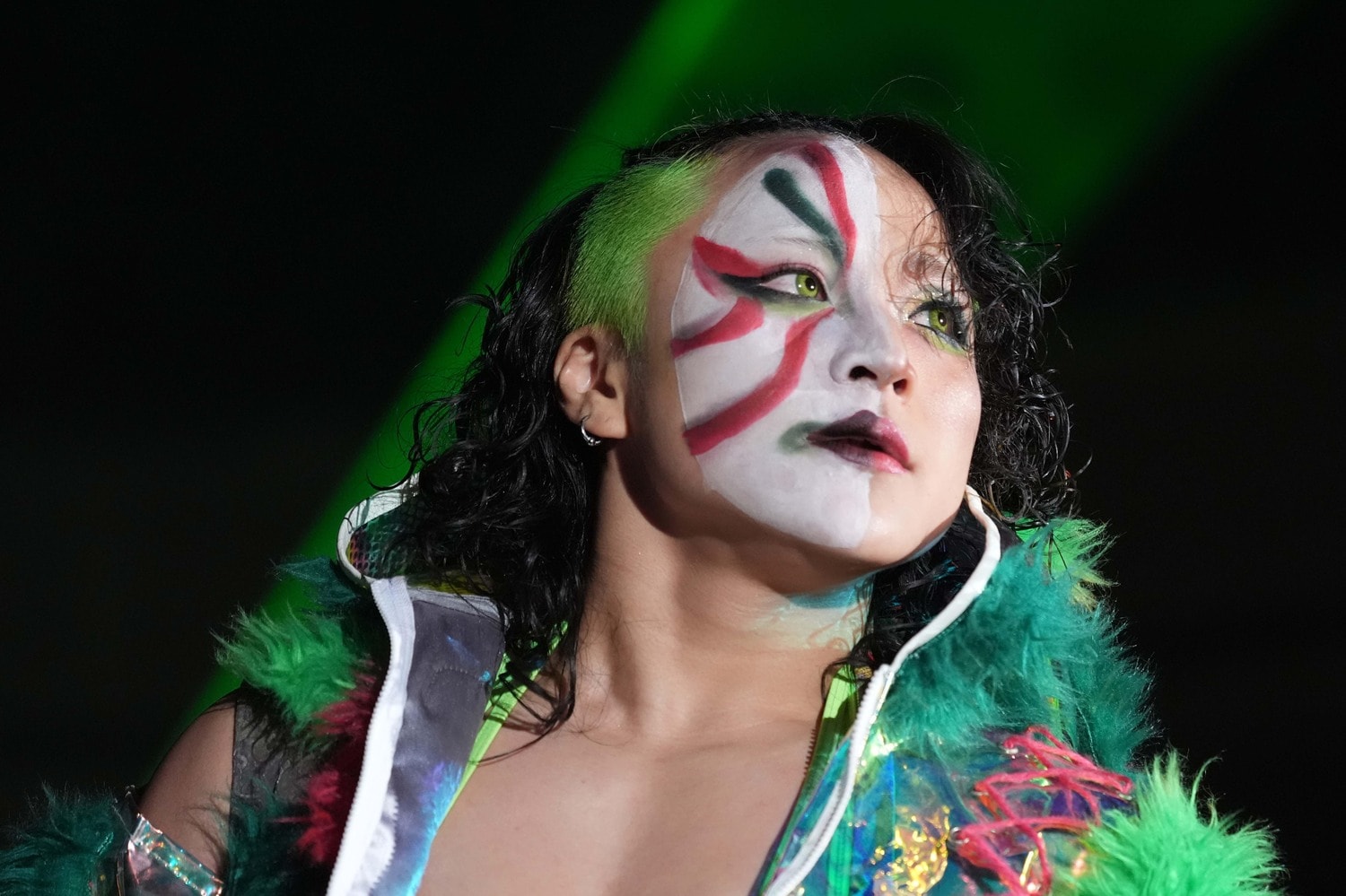 ペイントして小波に挑んだ飯田沙耶。2025年12月29日、両国国技館 ©Essei Hara