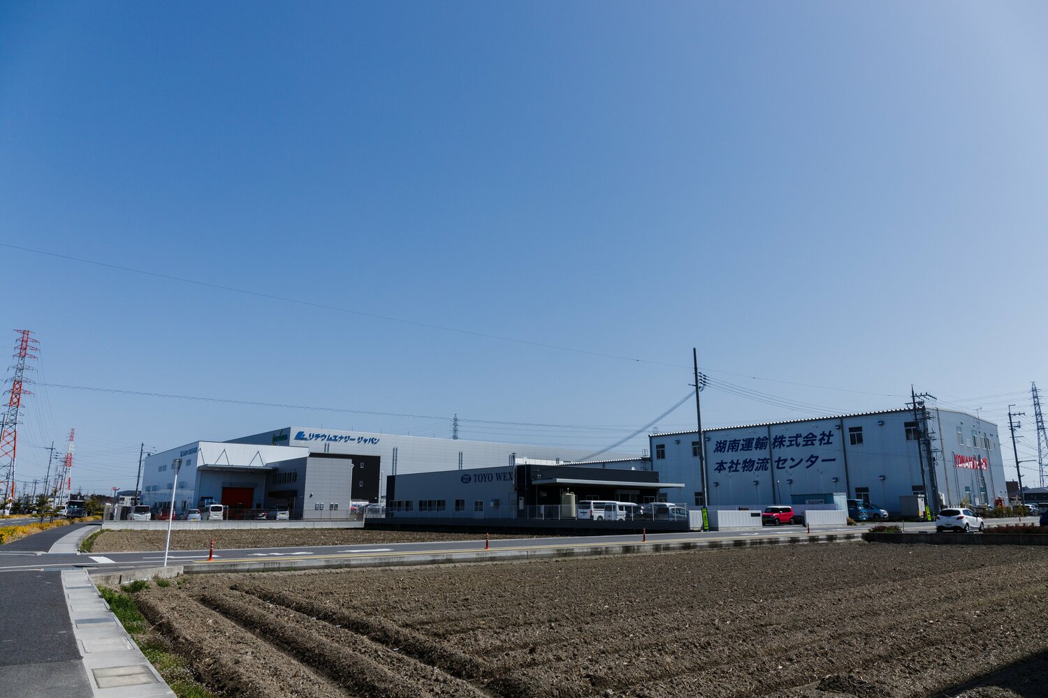 名神高速道路の栗東IC近くには工場が多い