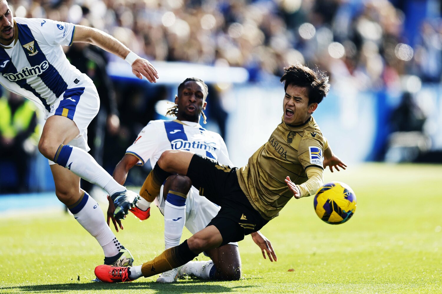 プレーの節々で激しいやり合いが撮影できたが……