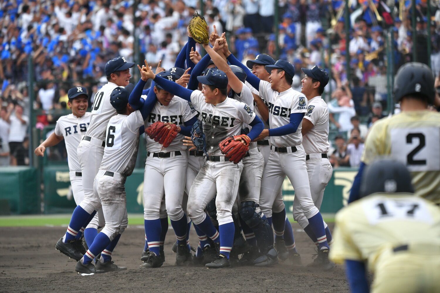 2019年夏の甲子園決勝で星稜をくだし、初優勝をかざった履正社ナイン歓喜の瞬間　©︎Hideki Sugiyama