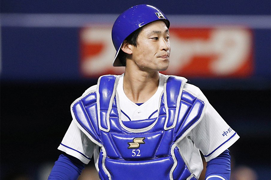 7人の野球部育ちの“バズーカ捕手”。加藤匠馬は中日変革の象徴となるか。＜Number Web＞ photograph by Kyodo News