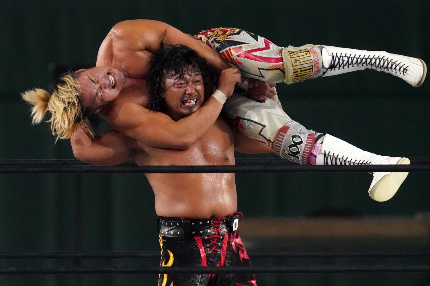 ラスト・オブ・ザ・ドラゴンに入る鷹木