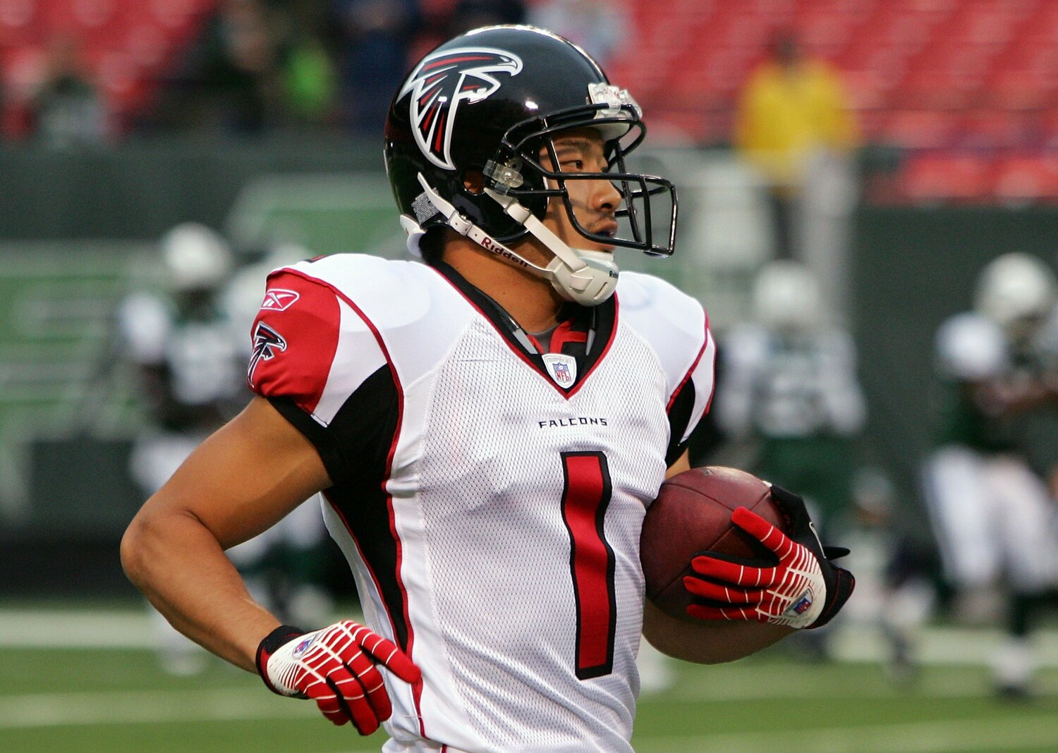 NFLアトランタ・ファルコンズのユニフォームに身を包む木下（2007年撮影） ©Getty Images