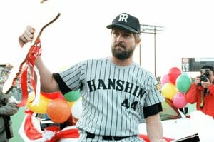 “神様”バースの名前が阪神スタメンから消えた日「君は、解雇だ」…あの日本一から3年、なぜ阪神とバースは“泥沼の争い”になった？