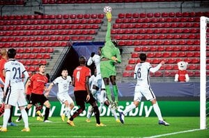 失業状態から6年でチェルシーの正GKに駆け上がった、エドゥアール・メンディの謙虚な自己分析「僕は控えGKで状況は明確だ」