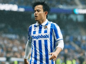 久保建英「とても苦いです」アシストだけでない復帰戦MVP〈カメラ目線ピース＋同僚の赤ちゃんに笑顔〉〈肩と太もも周りが大きく〉レンズが捉えたすべて