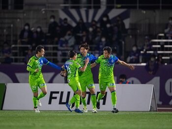 ＜J1降格4チームはどうなる？＞元日本代表3人が徹底予想「昇格組の徳島、福岡以外で危険な“2クラブ”は…」＜Number Web＞ photograph by SHONAN BELLMARE