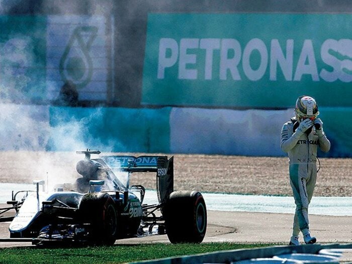 王座争い、決着のとき。分岐点はどこだったのか。～ロズベルグとハミルトンの戦いは最終戦へ～＜Number Web＞ photograph by Getty Images