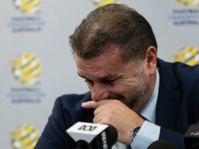 W杯予選を通った監督が辞任・解任。ハリルも経験した悲劇が今回も続出。＜Number Web＞ photograph by Getty Images