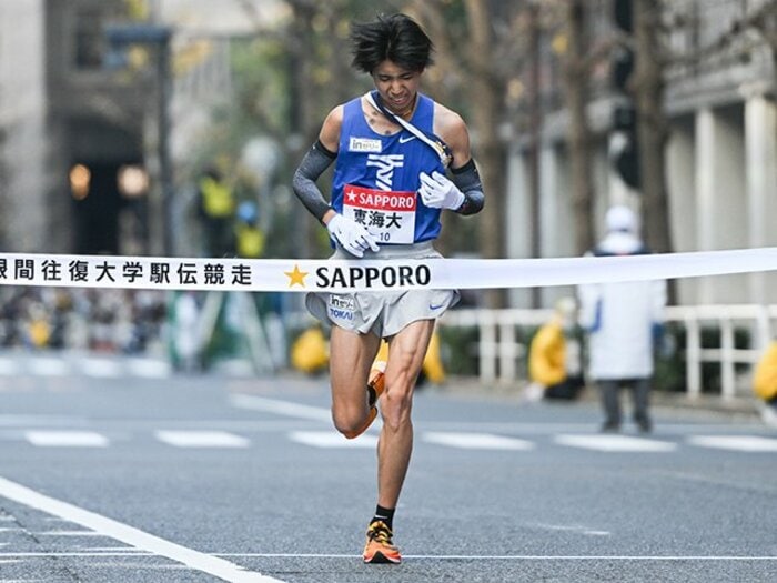 《非情のシード落ち》10区残り1kmで逆転された東海、早稲田と明治も…「箱根はごまかしが利かない」と記者が感じる理由＜Number Web＞ photograph by Nanae Suzuki