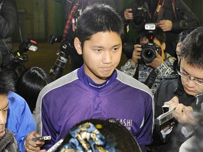 高3・大谷翔平のボールを受けた日。「超高速変化球投手」という新種。＜Number Web＞ photograph by Kyodo News