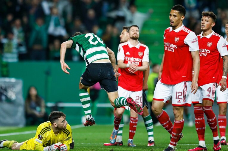 「モリタ、モリタ」とポルトガル地元カメラマン称賛…冨安健洋vs守田英正が「試合後にユニ交換」“EL日本人対決”を撮った(24)