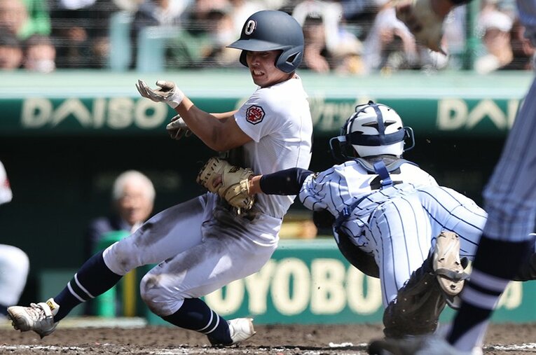春夏通じて沖縄県勢初の甲子園優勝校という歴史を持つ沖縄尚学。比嘉公也監督は今回の戦いをどう感じたか ／ photograph by JIJI PRESS