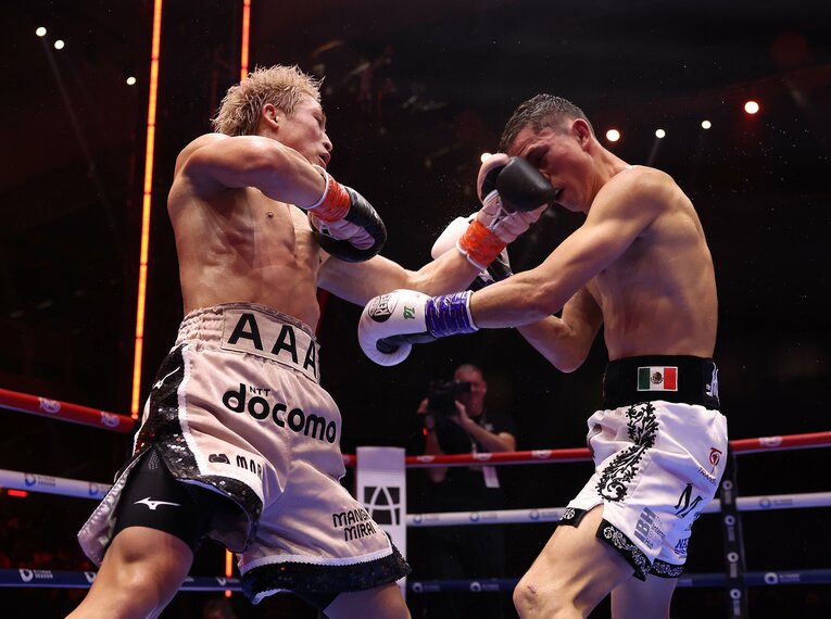 井上尚弥の左がめり込む　©Getty Images