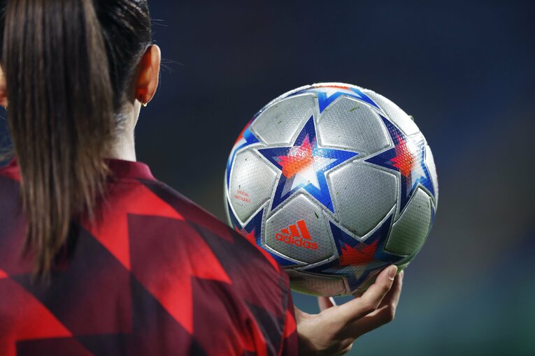 W杯ブラジル戦のウラで「バルサ女子がカンプノウで4万6967人」盛況なワケ… メッシ後に君臨する“女王”、熊谷紗希が見せた悔しさ(54)